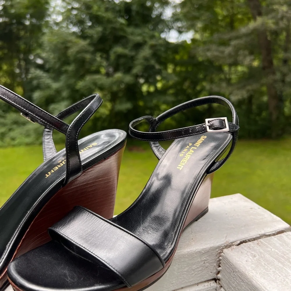 SAINT LAURENT BLACK LEATHER SANDALS (CERTIFICATE OF AUTHENTICITY INCLUDED) - Picture 7 of 8